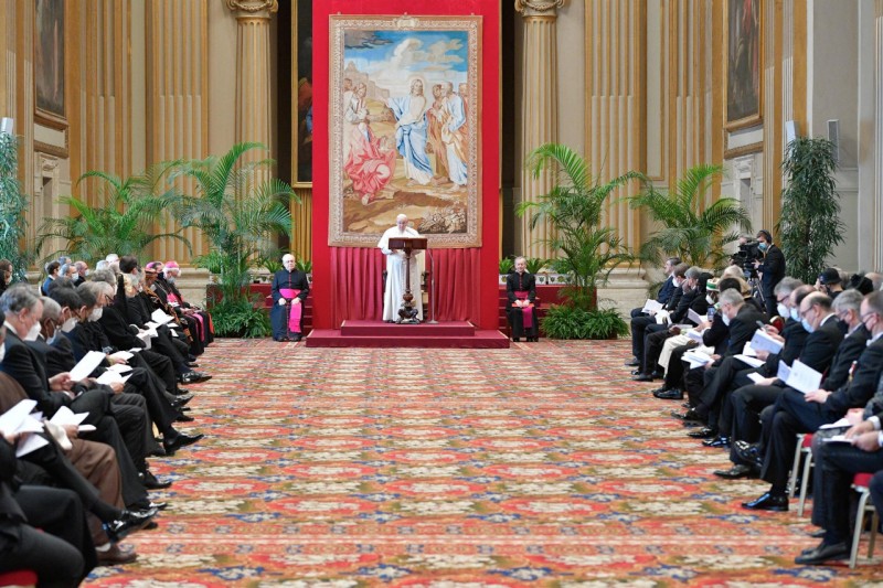 7-A los miembros del Cuerpo Diplom&#xe1;tico acreditado ante la Santa Sede