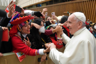 6-Aux délégations qui ont offert la chrèche et le sapin de Noël de la Place Saint-Pierre et de la salle Paul VI 