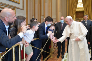 1-Aos Diáconos permanentes da Diocese de Roma, com seus familiares