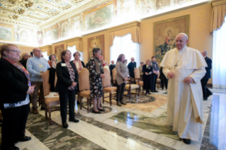 8-Aux membres de l'Institut Séculier des Coopératrices Oblates Missionnaires de l'Immaculé