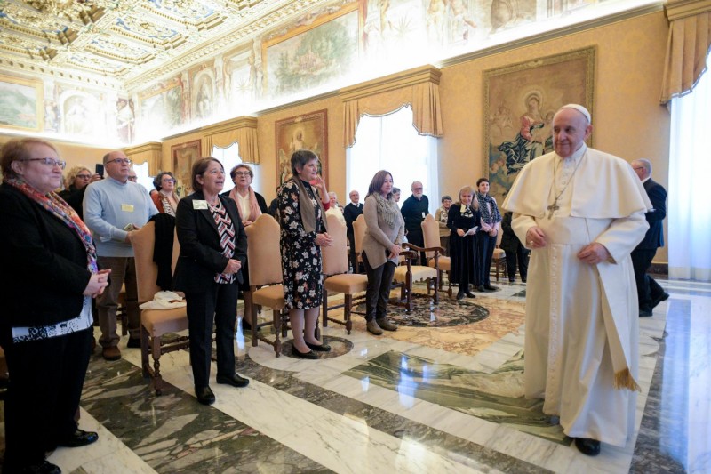 8-Aos membros do Instituto Secular Cooperadoras Oblatas Mission&aacute;rias da Imaculada