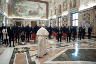 0-Saludo del Santo Padre a los directivos y futbolistas del Sampdoria