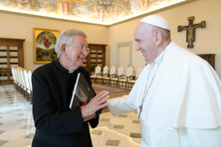 4-A la comunidad de sacerdotes de San Luis de los Franceses de Roma