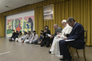 3-Pope Francis meets the Young People of the Scholas Community