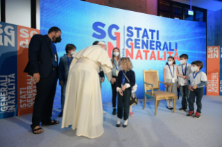 1-Papa Francesco partecipa all’apertura degli “Stati Generali della Natalità”