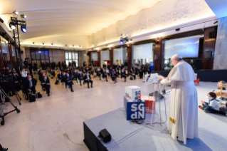 8-The Holy Father Francis opens the General States of Birth, an online initiative promoted by the Forum of Family Associations