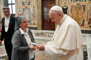 8-A las capitulares de las Hermanas de la Caridad de Santa Juana Antida Thouret