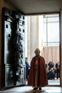 20-Apertura de la Puerta Santa de la Basílica de San Juan de Letrán