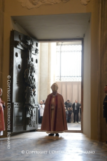 3-Außerordentliches Jubiläum der Barmherzigkeit: Heilige Messe und Öffnung der Heiligen Pforte in der Basilika St. Johann im Lateran 