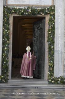 9-Apertura de la Puerta Santa de la Basílica de San Juan de Letrán