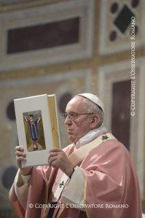 12-Außerordentliches Jubiläum der Barmherzigkeit: Heilige Messe und Öffnung der Heiligen Pforte in der Basilika St. Johann im Lateran 
