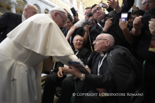 1-Retraite spirituelle guid&#xe9;e par le Pape Fran&#xe7;ois &#xe0; l'occasion du Jubil&#xe9; des pr&#xea;tres. Troisi&#xe8;me m&#xe9;ditation