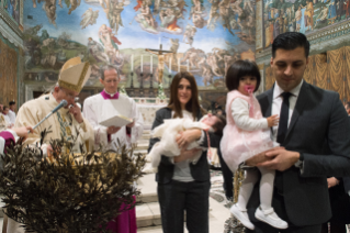 11-Santa Missa e batismo de algumas crianças