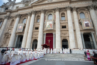 11-XXIX Domenica del Tempo Ordinario - Santa Messa e Canonizzazione