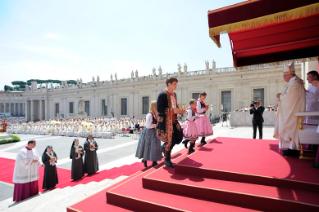 25-X<sup>e</sup> Dimanche du Temps ordinaire - Messe et canonisation