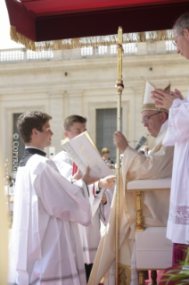 1-X Domingo del Tiempo Ordinario - Santa Misa y canonizaciones