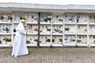 7-Messe de commémoration des fidèles défunts