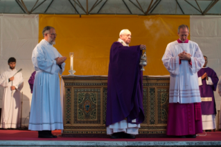 25-Santa Misa en conmemoración de los fieles difuntos