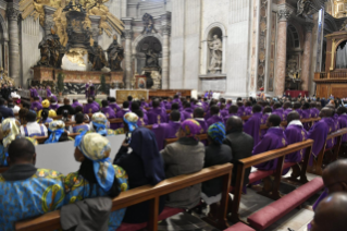 6-Celebración eucarística con el rito zaireño presidida por el Santo Padre Francisco con ocasión del 25 aniversario de la Capellanía católica congoleña de Roma