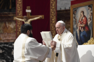 13-Santa Misa en la solemnidad del Corpus Christi