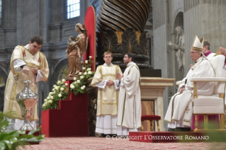 25-Holy Thursday - Holy Chrism Mass