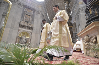 17-Holy Thursday - Holy Chrism Mass