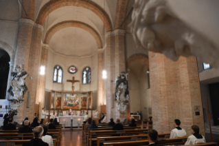 9-Santa Misa por los difuntos y oración en el cementerio