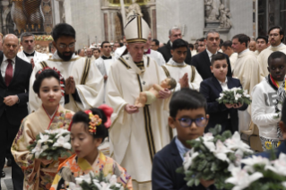 19-Holy Mass on the Solemnity of the Nativity of the Lord