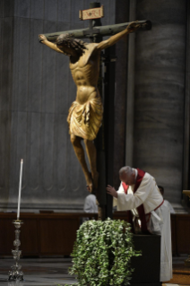 21-Vendredi saint – Célébration de la Passion du Seigneur