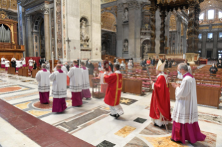 5-Santa Misa en sufragio de los cardenales y obispos fallecidos durante el año