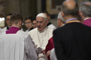 1-Santa Misa en sufragio de los cardenales y obispos fallecidos durante el a&#xf1;o