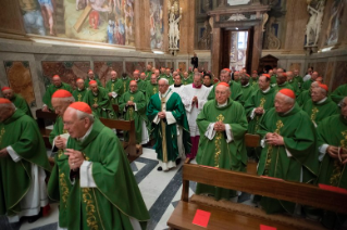 1-Concélébration eucharistique avec les Cardinaux présents à Rome, à l'occasion du XXVe anniversaire d'ordination épiscopale du Saint-Père