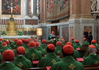 3-Concélébration eucharistique avec les Cardinaux présents à Rome, à l'occasion du XXVe anniversaire d'ordination épiscopale du Saint-Père