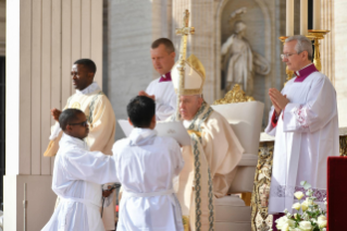 11-XXVIIIe dimanche du temps ordinaire - Sainte Messe et Canonisation
