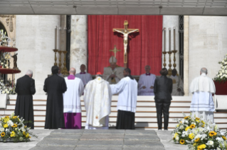 4-V Domingo de Pascua – Santa Misa y canonizaciones