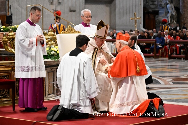 El Papa, con los nuevos cardenales