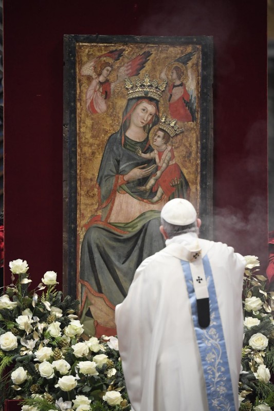 El Papa y la Virgen