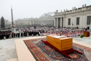 7-Misa exequial por el Sumo Pontífice Emérito Benedicto XVI 