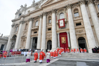 8-Misa exequial por el Sumo Pontífice Emérito Benedicto XVI 