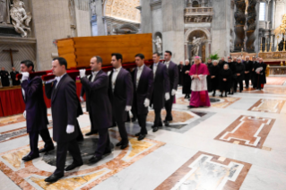 0-Totenmesse für den emeritierten Papst Benedikt XVI.