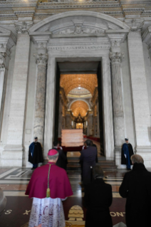33-Misa exequial por el Sumo Pontífice Emérito Benedicto XVI 