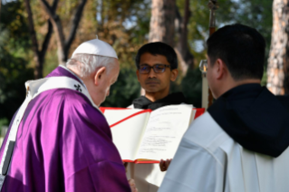 14-Celebración de la Santa Misa para la Conmemoración de los fieles difuntos 