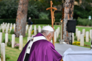 19-Celebración de la Santa Misa para la Conmemoración de los fieles difuntos 