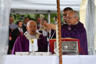 26-Celebración de la Santa Misa para la Conmemoración de los fieles difuntos 