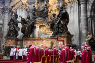 7-Seelenmesse für den verstorbenen Papst Benedikt XVI. und die Kardinäle und Bischöfe, die im Laufe des Jahres gestorben sind
