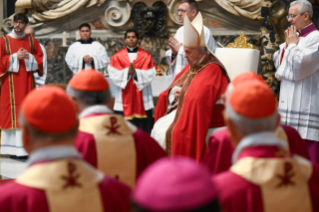 11-Seelenmesse für den verstorbenen Papst Benedikt XVI. und die Kardinäle und Bischöfe, die im Laufe des Jahres gestorben sind