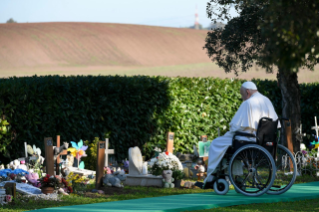 4-Commemoration of all the faithful departed - Holy Mass