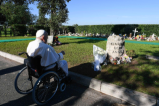 3-Commemoration of all the faithful departed - Holy Mass