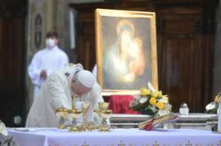 12-Holy Mass on the Second Sunday of Easter, liturgical feast of Divine Mercy