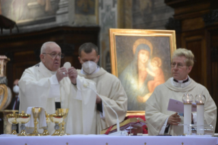 11-Holy Mass on the Second Sunday of Easter, liturgical feast of Divine Mercy